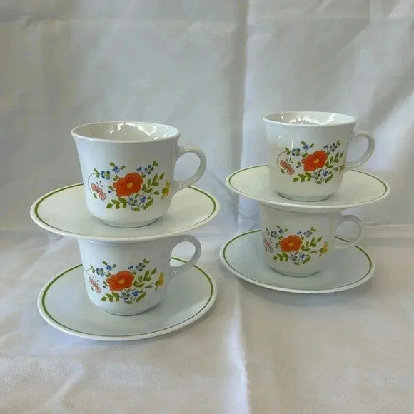 Vintage Corelle Corningware Wildflower Four Cup Set with Saucer Plates - Picture 2 of 5
